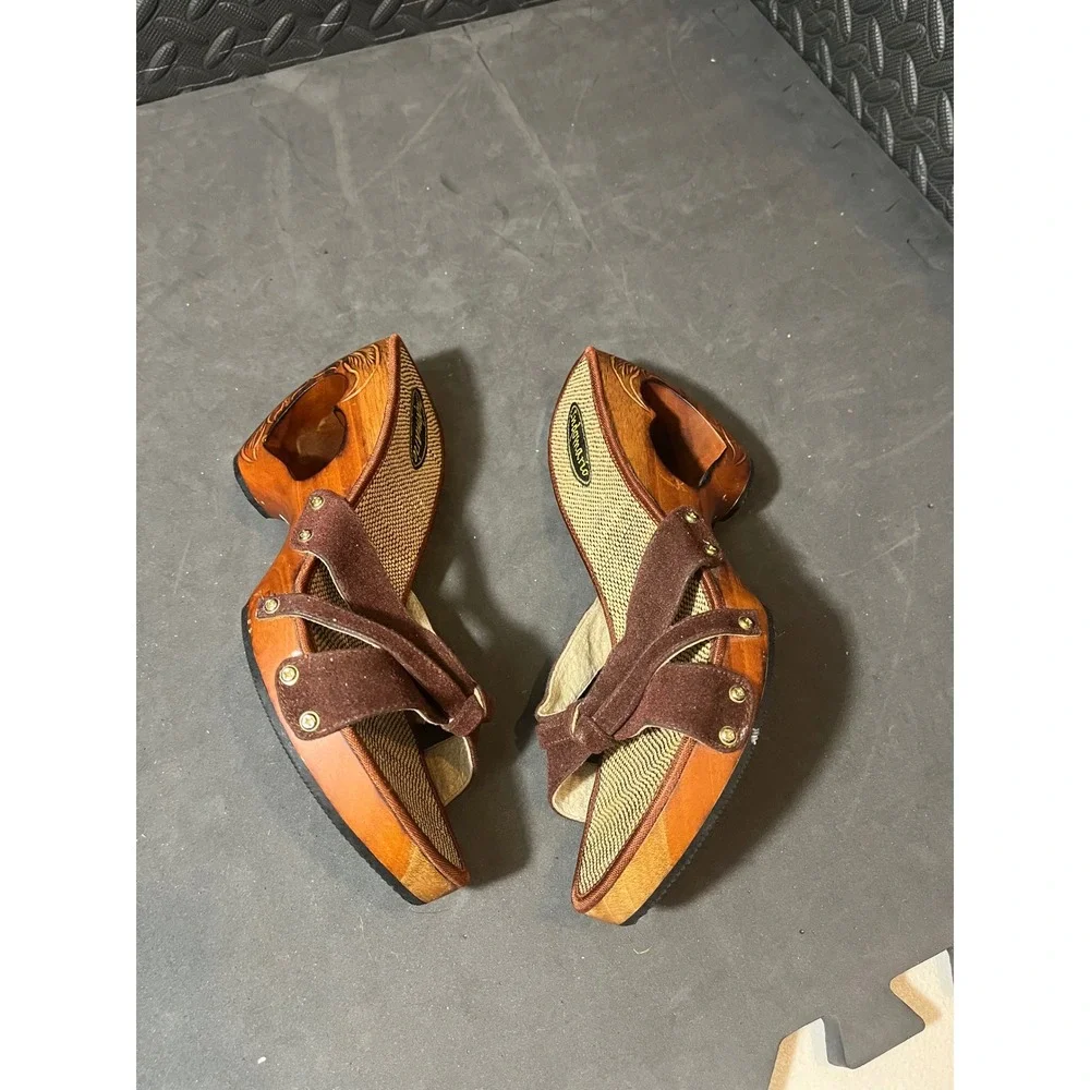 Indomario Sandals Size 8 Brown Wood Wedge Heart Cutout Carved Floral Suede Shoe